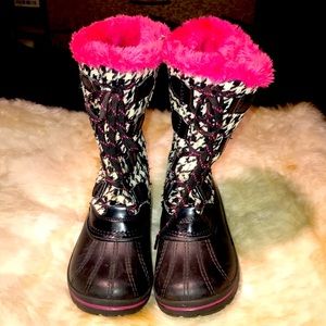 ✨ SUPER CUTE WATER BOOTS SIZE 3 IN GIRLS ✨